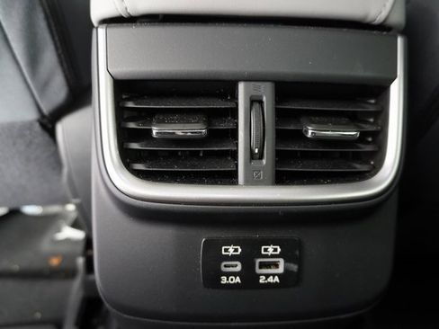 Used 2025 Subaru Outback Premium image 22