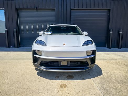 New 2026 Porsche Macan GTS Electric AWD/4WD image 2