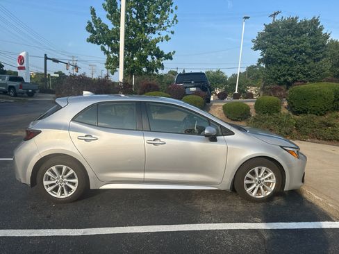 Used 2024 Toyota Corolla SE w/ SE Package FWD image 7
