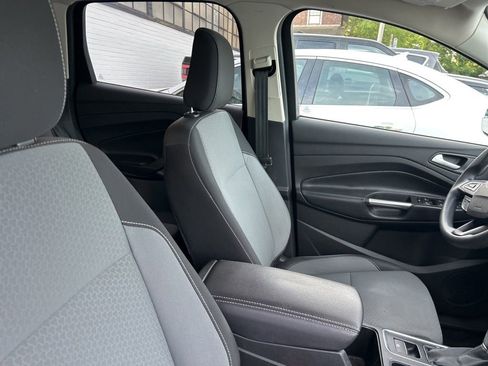 Used 2019 Ford Escape SE FWD image 10
