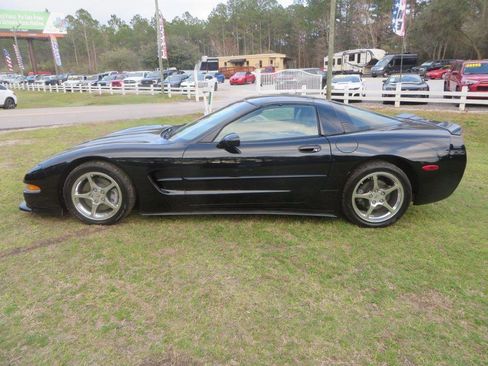 Used 2001 Chevrolet Corvette Coupe w/ Preferred Equipment Group2 image 1