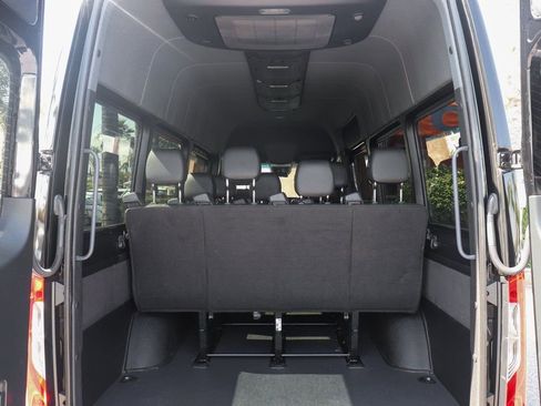 Used 2023 Mercedes-Benz Sprinter 2500 image 8