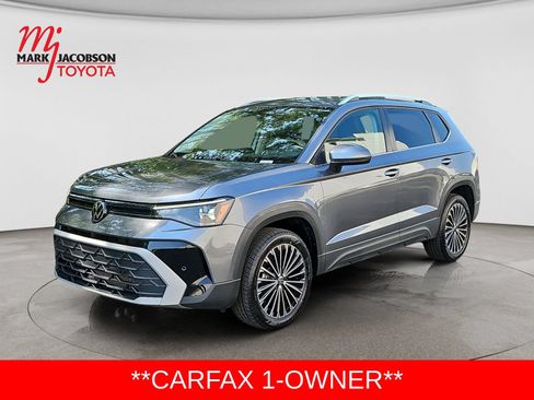 Used 2025 Volkswagen Taos SE FWD image 1