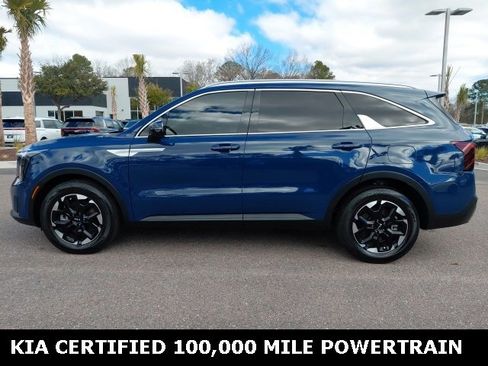 Certified 2024 Kia Sorento S image 8