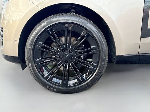 New 2026 Land Rover Range Rover Long Wheelbase SE AWD/4WD image 41