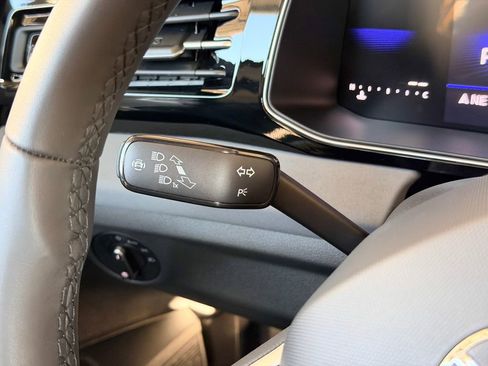 New 2026 Volkswagen Jetta SE FWD image 14