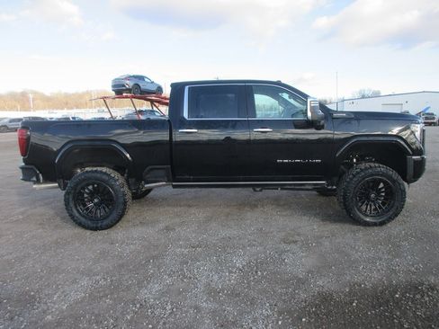 New 2026 GMC Sierra 2500 Denali Ultimate image 3