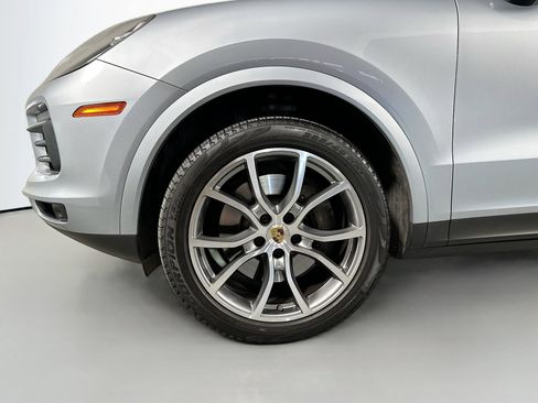 Certified 2023 Porsche Cayenne image 11