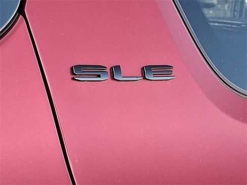 Used 2021 GMC Acadia SLE w/ Driver Convenience Package image 33