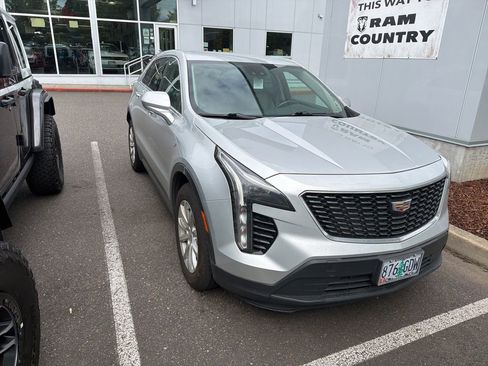 Used 2020 Cadillac XT4 Luxury FWD image 1
