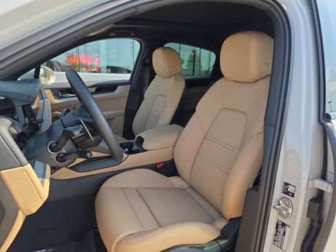 New 2026 Porsche Cayenne S image 5