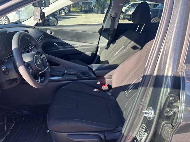 Used 2024 Hyundai Elantra SEL FWD image 9