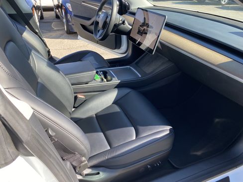 Used 2022 Tesla Model 3 Long Range AWD/4WD image 24