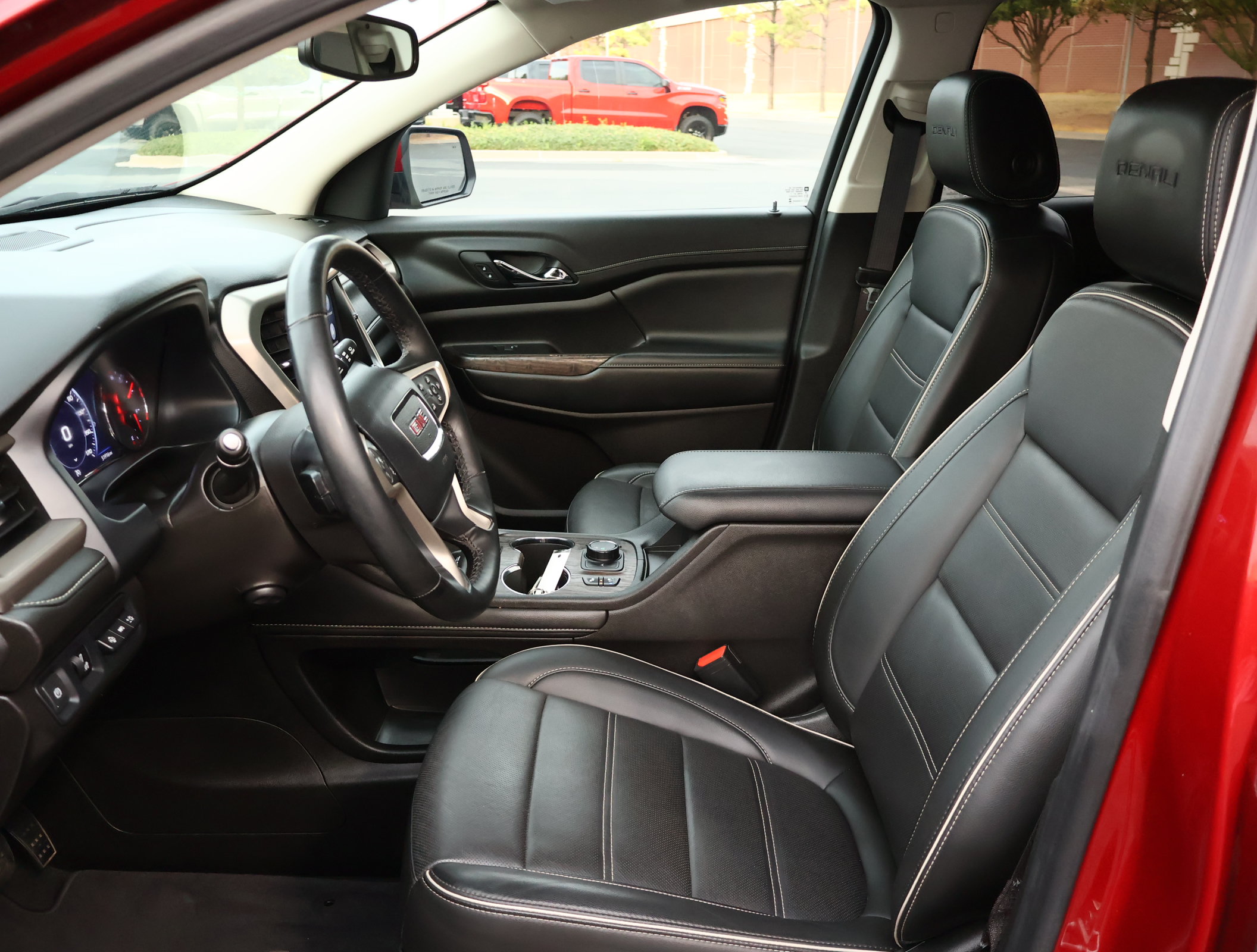 Used 2023 GMC Acadia Denali FWD image 13