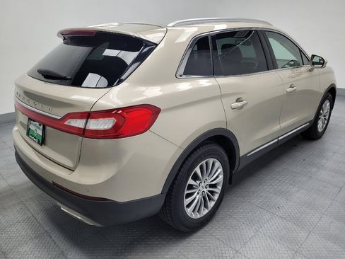 Used 2017 Lincoln MKX Select w/ Cargo Utility Package FWD image 10