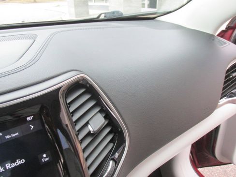 Used 2020 Jeep Cherokee Limited image 71