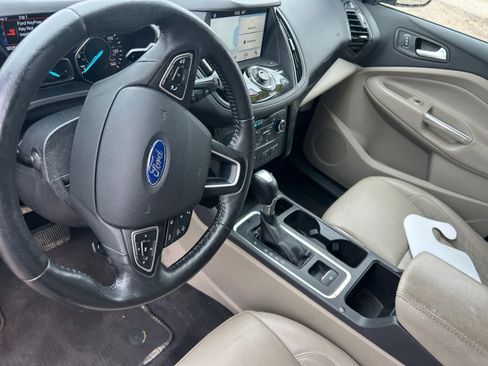 Used 2017 Ford Escape Titanium image 11