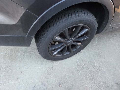 Used 2017 Ford Explorer XLT w/ Equipment Group 202A image 11