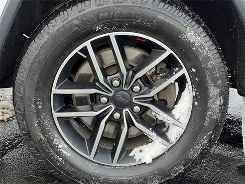 Used 2019 Jeep Grand Cherokee Trailhawk w/ Trailhawk Luxury Group image 7