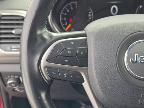 Used 2021 Jeep Grand Cherokee Laredo image 27