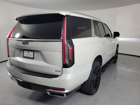 Used 2021 Cadillac Escalade Luxury RWD image 4