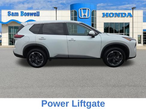 Used 2024 Nissan Rogue SV FWD image 2