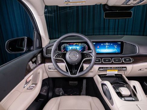 New 2026 Mercedes-Benz GLS 450 4MATIC image 15