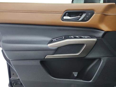 Used 2024 Nissan Pathfinder Platinum w/ Cargo Package image 23