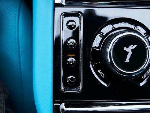 Used 2025 Rolls-Royce Cullinan Black Badge image 72