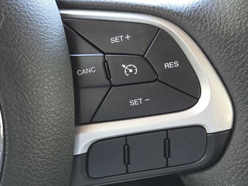 Used 2018 Jeep Renegade Sport w/ Power & Air Group FWD image 8