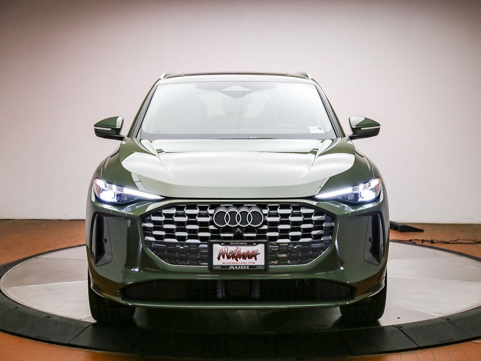 Certified 2025 Audi Q5 Premium Plus AWD/4WD image 2