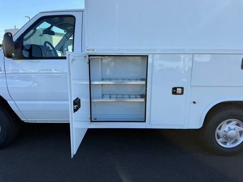 New 2027 Ford E-350 and Econoline 350 Super Duty w/ Power Equipment Group RWD image 16