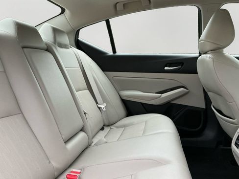 Used 2021 Nissan Altima 2.5 SL FWD image 13