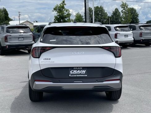 New 2026 Kia Sportage EX w/ EX Panorama Roof Package image 6