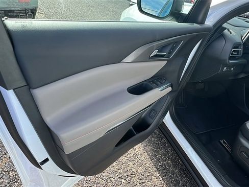 New 2026 Chevrolet Traverse LT image 11