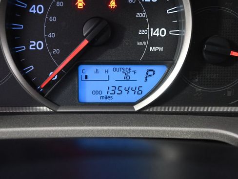 Used 2014 Toyota RAV4 XLE AWD/4WD image 26