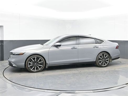 Used 2025 Honda Accord Touring image 6