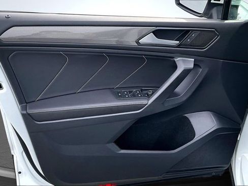 Used 2023 Volkswagen Tiguan SE image 20