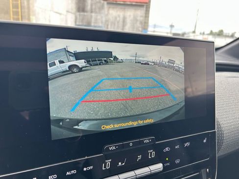 Used 2025 Toyota bZ4X FWD image 18