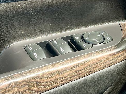 Used 2022 GMC Acadia Denali w/ Denali Ultimate Package AWD/4WD image 18