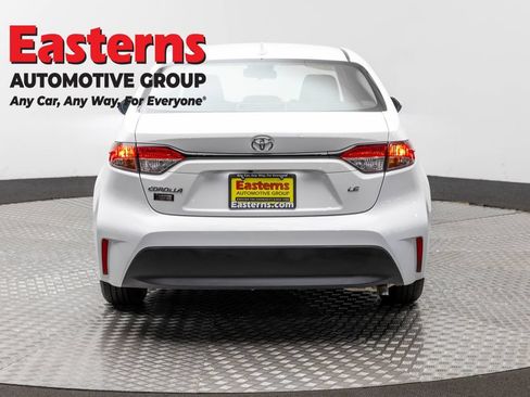 Used 2025 Toyota Corolla LE FWD image 6
