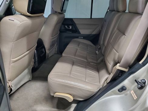 Used 2004 Mitsubishi Montero Limited AWD/4WD image 12