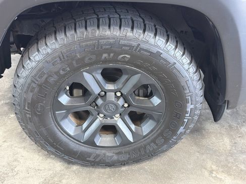 Used 2015 Toyota 4Runner SR5 AWD/4WD image 15