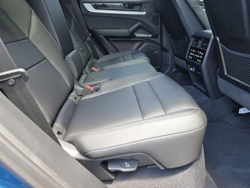 Certified 2025 Porsche Cayenne image 22