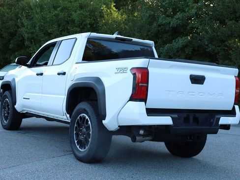 Used 2025 Toyota Tacoma TRD Off-Road image 17