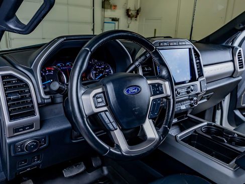 Used 2022 Ford F250 Platinum w/ FX4 Off-Road Package AWD/4WD image 16