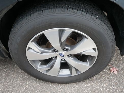 Used 2022 Subaru Ascent Premium w/ Convenience Package image 5