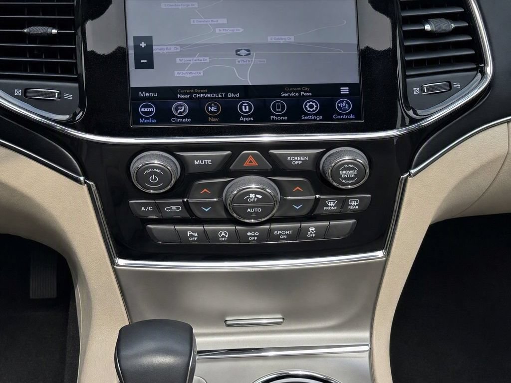 Used 2020 Jeep Grand Cherokee Limited AWD/4WD image 27