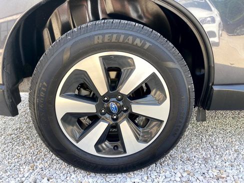 Used 2017 Subaru Forester 2.5i Limited AWD/4WD image 18