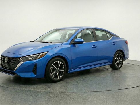 Used 2025 Nissan Sentra SV image 3